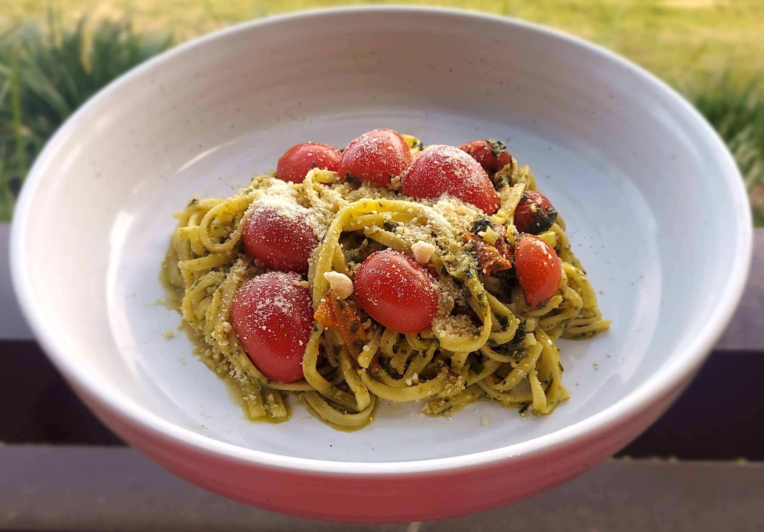 Linguini with Pesto and Cherry Tomatoes - Fast Simple and Good